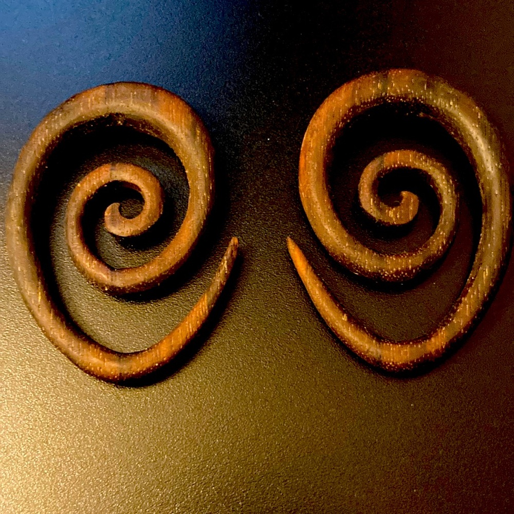 Wooden Spiral Tapers 00 Gauge
